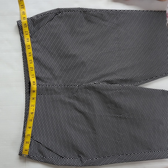 Worthington Modern Fit Capri Cropped Pants 16P Black White Pattern - Picture 9 of 12